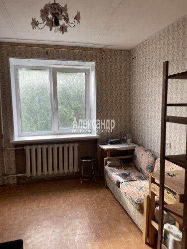 Комната в 8-комнатной квартире (180м2) на продажу по адресу Демьяна Бедного ул., 24— фото 1 из 9