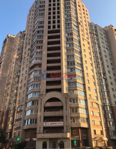 2-комнатная квартира (77м2) на продажу по адресу Коломяжский просп., 20— фото 1 из 18