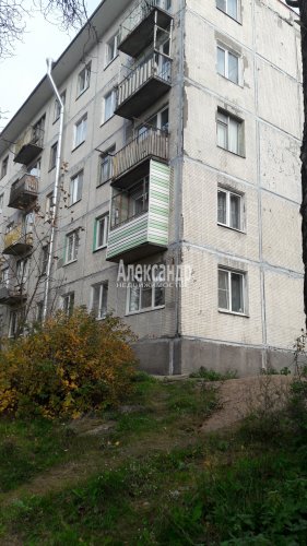 3-комнатная квартира (56м2) на продажу по адресу Глебычево пос., Мира ул., 1— фото 1 из 18