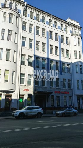 Комната в 5-комнатной квартире (147м2) на продажу по адресу Ленина ул., 17— фото 1 из 10