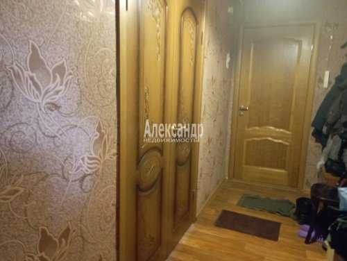 3-комнатная квартира (63м2) на продажу по адресу Волхов г., Державина просп., 32— фото 1 из 13