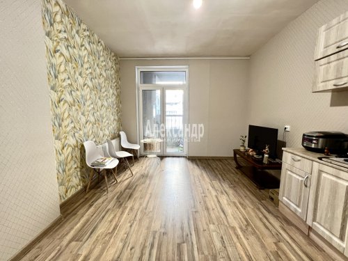 2-комнатная квартира (69м2) на продажу по адресу Дыбенко ул., 2— фото 1 из 13