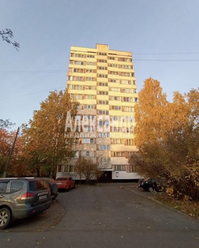 3-комнатная квартира (52м2) на продажу по адресу Светлановский просп., 91— фото 1 из 16