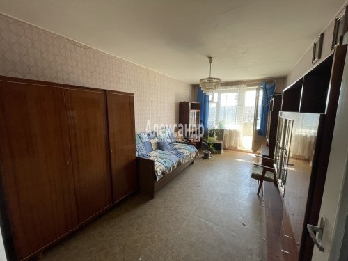 2-комнатная квартира (53м2) на продажу по адресу Кузнечное пос., Пионерская ул., 3— фото 1 из 7