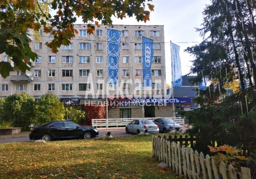 4-комнатная квартира (61м2) на продажу по адресу Выборг г., Спортивная ул., 4— фото 1 из 13