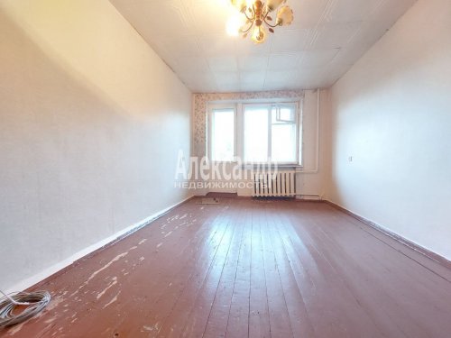1-комнатная квартира (30м2) на продажу по адресу Глажево пос., 4— фото 1 из 10
