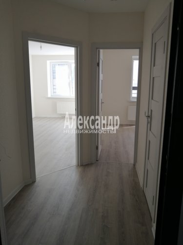 1-комнатная квартира (32м2) на продажу по адресу Русановская ул., 18— фото 1 из 18