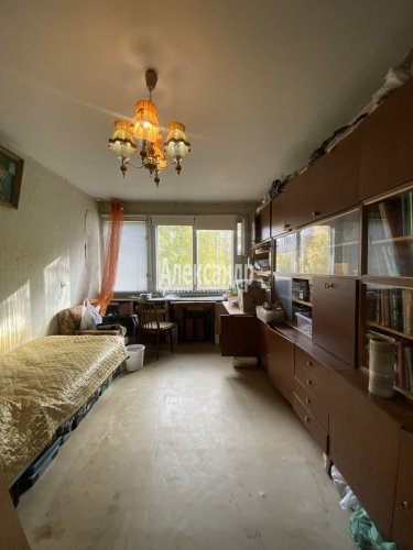 3-комнатная квартира (60м2) на продажу по адресу Светлановский просп., 101— фото 1 из 14