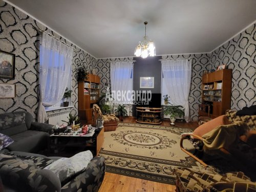3-комнатная квартира (126м2) на продажу по адресу Сортавала г., Октябрьская ул., 16— фото 1 из 35