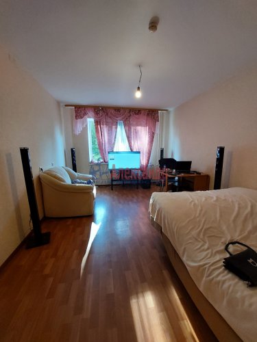 2-комнатная квартира (56м2) на продажу по адресу Глажево пос., 15— фото 1 из 7