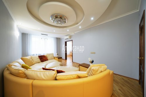 3-комнатная квартира (127м2) на продажу по адресу Савушкина ул., 143— фото 1 из 22