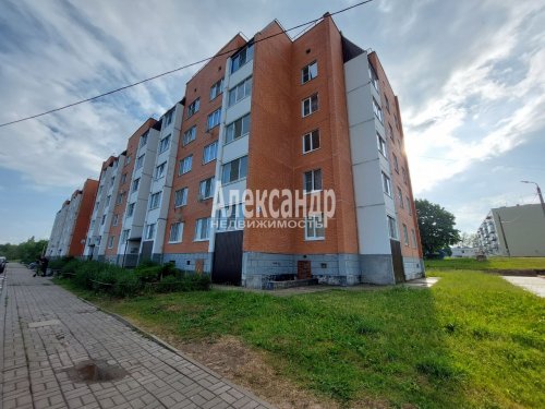 2-комнатная квартира (56м2) на продажу по адресу Глажево пос., 15— фото 1 из 13