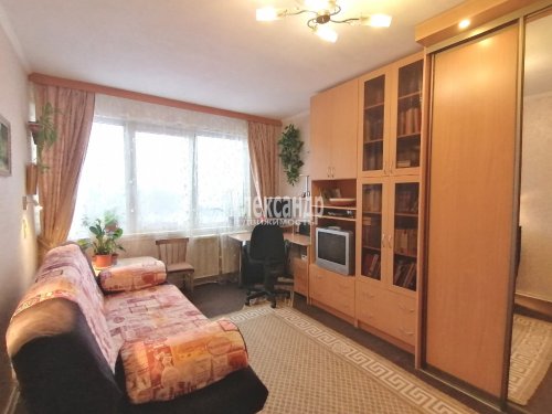 3-комнатная квартира (67м2) на продажу по адресу Коммунар г., Школьная ул., 24— фото 1 из 20