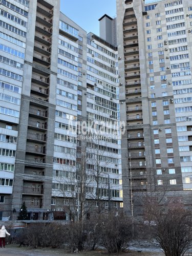 2-комнатная квартира (84м2) на продажу по адресу Коломяжский просп., 26— фото 1 из 15