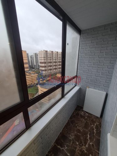 1-комнатная квартира (32м2) на продажу по адресу Русановская ул., 18— фото 1 из 23