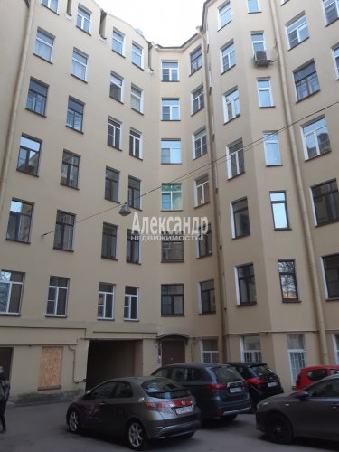 Комната в 3-комнатной квартире (82м2) на продажу по адресу Чкаловский просп., 38— фото 1 из 11