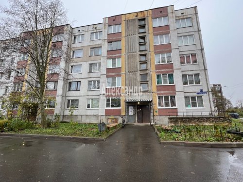 1-комнатная квартира (37м2) на продажу по адресу Светогорск г., Спортивная ул., 12— фото 1 из 21