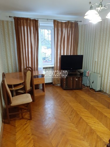 1-комнатная квартира (31м2) на продажу по адресу Дыбенко ул., 36— фото 1 из 10