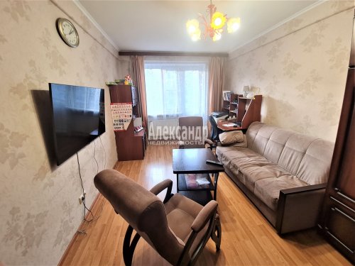 2 комнаты в 3-комнатной квартире (58м2) на продажу по адресу Художников пр., 43/— фото 1 из 18