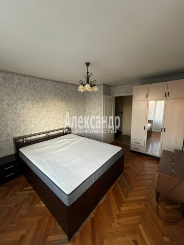 2-комнатная квартира (43м2) на продажу по адресу Тореза просп., 38— фото 1 из 11