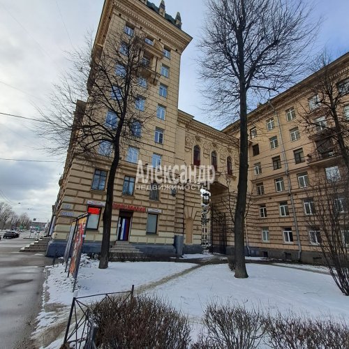 2-комнатная квартира (52м2) на продажу по адресу Стачек просп., 67— фото 1 из 25