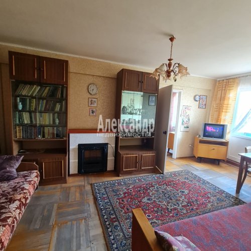 3-комнатная квартира (56м2) на продажу по адресу Сестрорецк г., Приморское шос., 320— фото 1 из 16