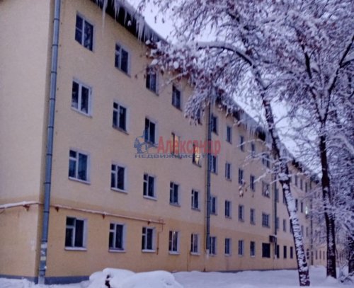 4-комнатная квартира (76м2) на продажу по адресу Волхов г., Пирогова ул., 7— фото 1 из 10