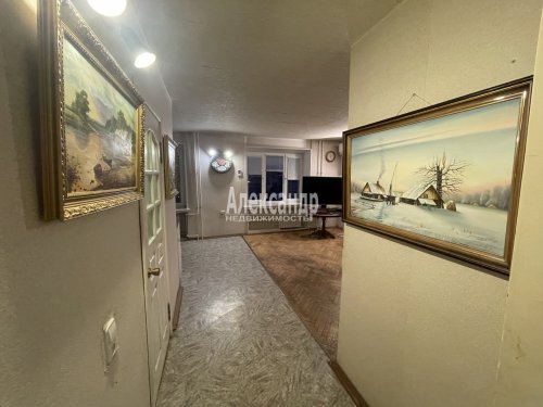 1-комнатная квартира (33м2) на продажу по адресу Петергоф г., Гостилицкое шос., 17— фото 1 из 16