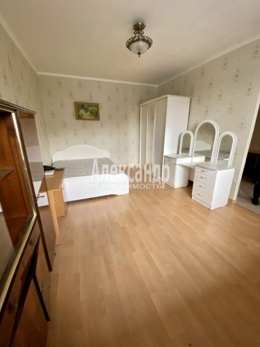 1-комнатная квартира (40м2) на продажу по адресу Юрия Гагарина просп., 75— фото 1 из 17