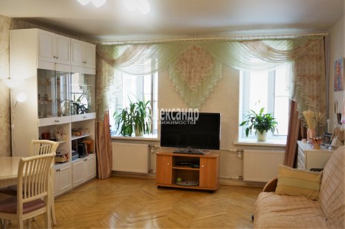 4-комнатная квартира (104м2) на продажу по адресу Моховая ул., 18— фото 1 из 46