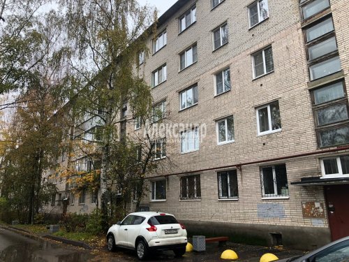 2-комнатная квартира (44м2) на продажу по адресу Красное Село г., Спирина ул., 16— фото 1 из 19