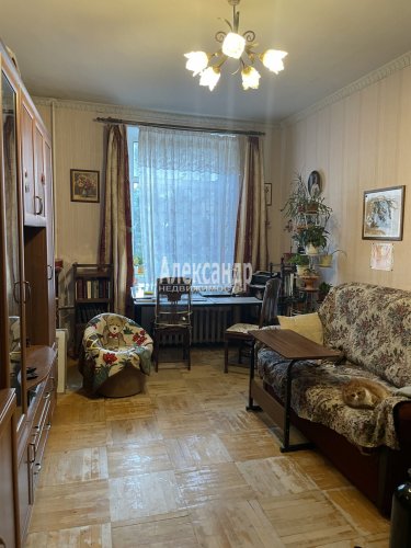 3-комнатная квартира (71м2) на продажу по адресу Стахановцев ул., 4А— фото 1 из 25