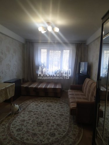 2 комнаты в 4-комнатной квартире (74м2) на продажу по адресу Сизова просп., 32— фото 1 из 12
