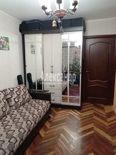4-комнатная квартира (49м2) на продажу по адресу Краснопутиловская ул., 35— фото 1 из 20