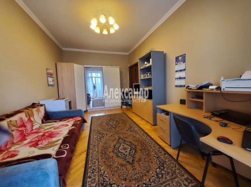 Комната в 3-комнатной квартире (89м2) на продажу по адресу Стахановцев ул., 16— фото 1 из 15