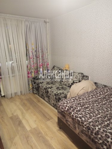 2-комнатная квартира (41м2) на продажу по адресу Пограничника Гарькавого ул., 38— фото 1 из 9