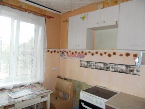2-комнатная квартира (30м2) на продажу по адресу Тихвин г., Чернышевская ул., 27— фото 1 из 6