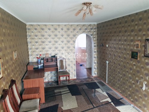 3-комнатная квартира (70м2) на продажу по адресу Приозерск г., Гоголя ул., 30— фото 1 из 19