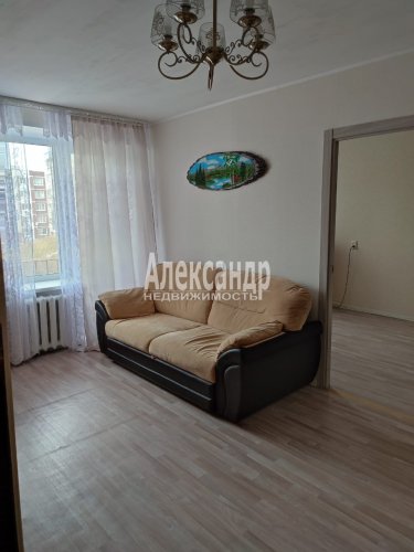 2-комнатная квартира (44м2) на продажу по адресу Кузнечное пос., Юбилейная ул., 2— фото 1 из 11