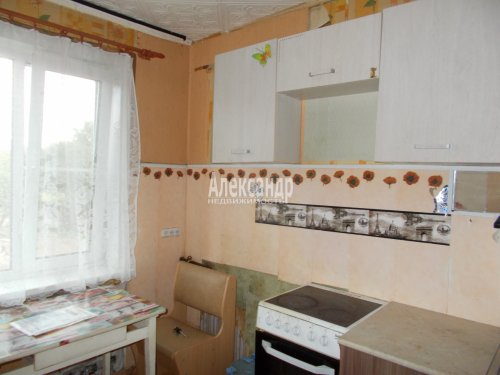 2-комнатная квартира (30м2) на продажу по адресу Тихвин г., Чернышевская ул., 27— фото 1 из 5