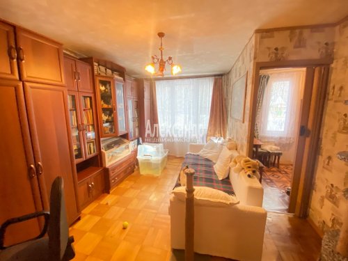 3-комнатная квартира (42м2) на продажу по адресу Дачный просп., 9— фото 1 из 10