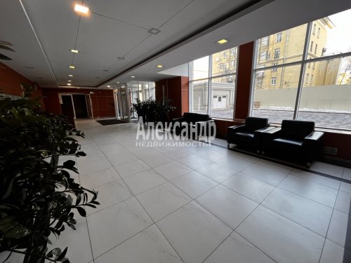3-комнатная квартира (127м2) на продажу по адресу Новгородская ул., 23— фото 1 из 10