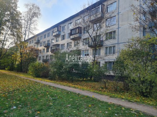 3-комнатная квартира (60м2) на продажу по адресу Пискаревский просп., 48— фото 1 из 20