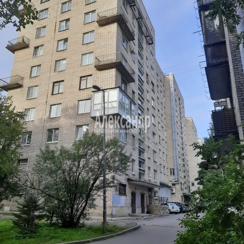 2-комнатная квартира (46м2) на продажу по адресу Светлановский просп., 35— фото 1 из 7