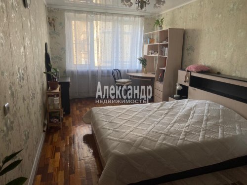 3-комнатная квартира (72м2) на продажу по адресу Шлиссельбургский пр., 47— фото 1 из 13
