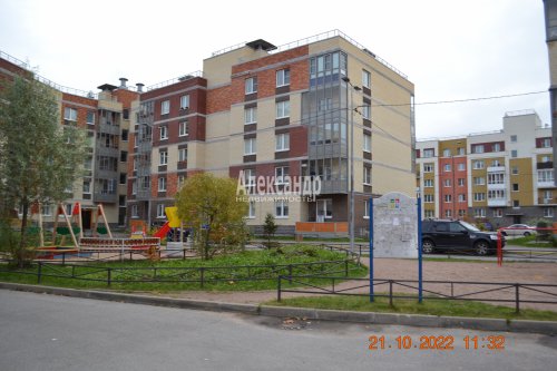 2-комнатная квартира (53м2) на продажу по адресу Юнтоловский просп., 55— фото 1 из 18