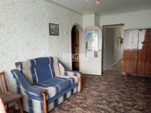 2-комнатная квартира (45м2) на продажу по адресу Волхов г., Новгородская ул., 11— фото 1 из 9