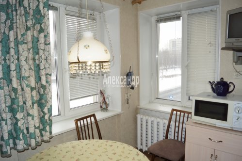 3-комнатная квартира (67м2) на продажу по адресу Варшавская ул., 124— фото 1 из 47