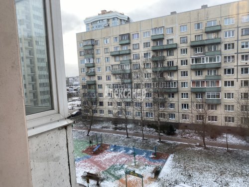 1-комнатная квартира (37м2) на продажу по адресу Октябрьская наб., 124— фото 1 из 25