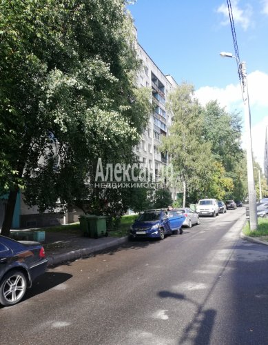 3-комнатная квартира (58м2) на продажу по адресу Солидарности пр., 8— фото 1 из 24